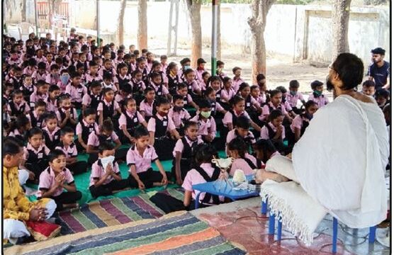 ગામે ગામ શાળા પ્રવચન | સ્થળ: ૫૫ ગામ | જનસંખ્યા: 1 લાખ